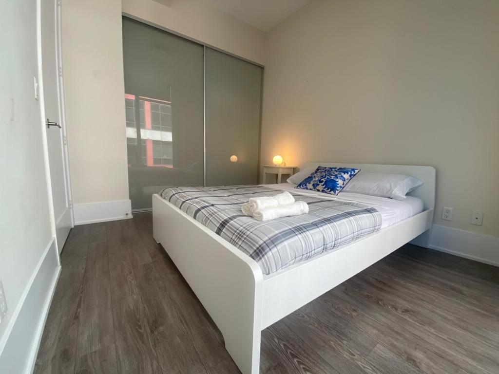 Grand View 2Br/2Ba Condos Cn Tower,Union,Tiff/Mtcc Toronto Extérieur photo